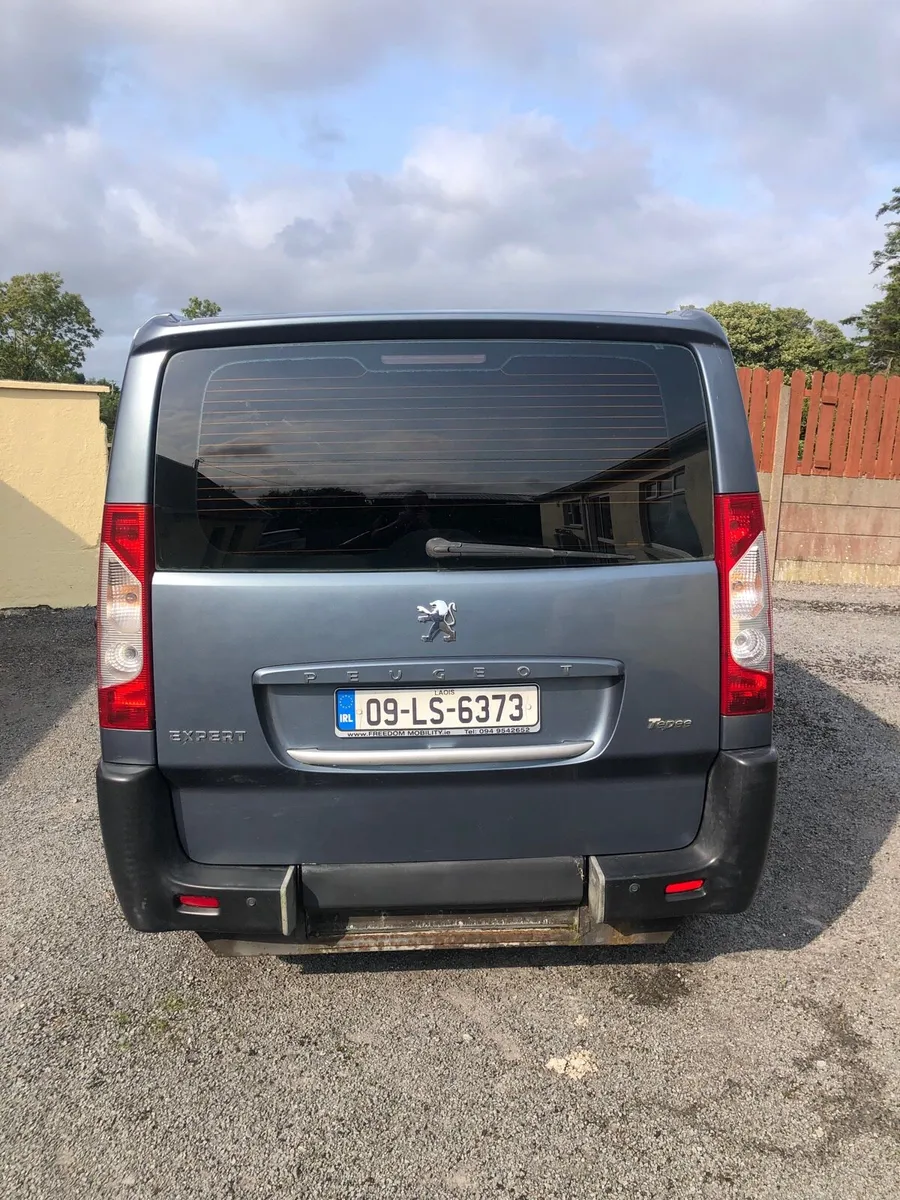 09 Peugeot Expert Tepee Wheelchair Vehicle - Image 2