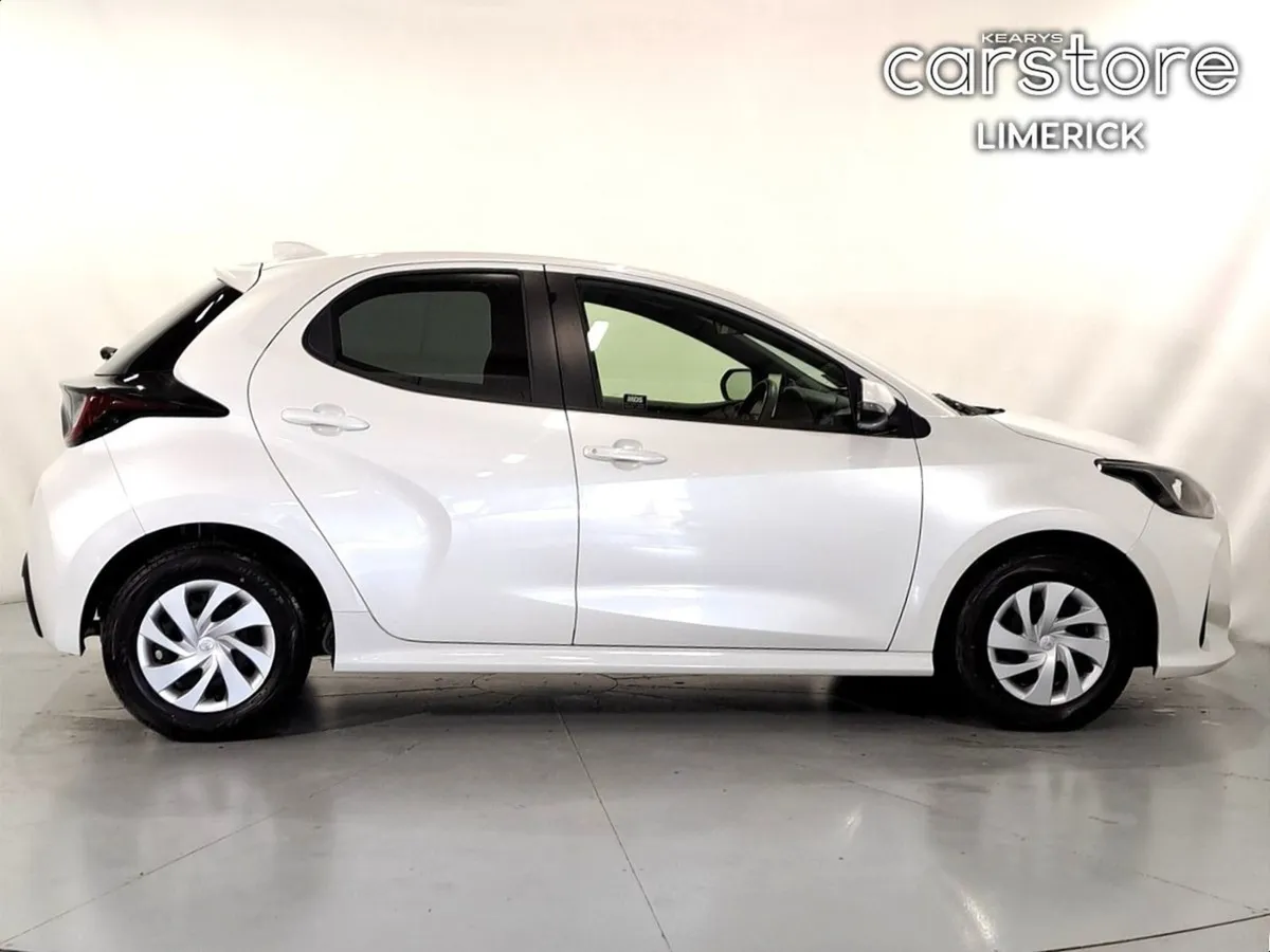 Toyota Yaris 1.0 PET Auto - Image 2