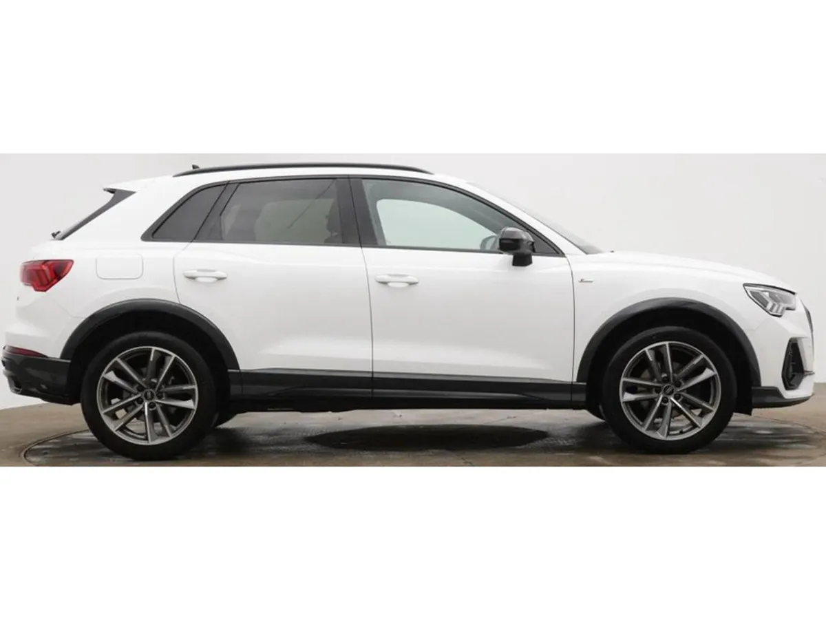 Audi Q3 S LINE 35 TDI EDITION BLACK - Image 2