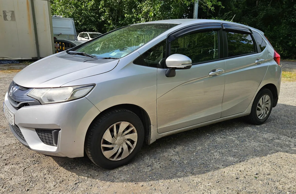 Honda fit 2015 1.5p hybrid Automatic 167km - Image 3