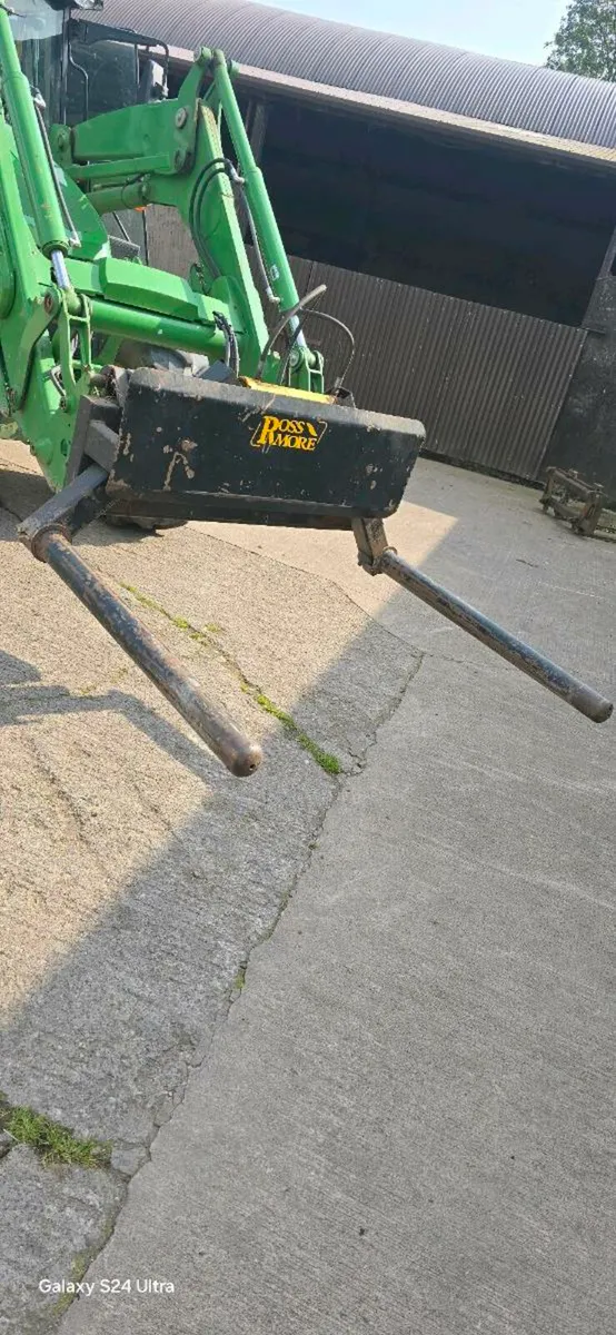 Bale stacker - Image 2