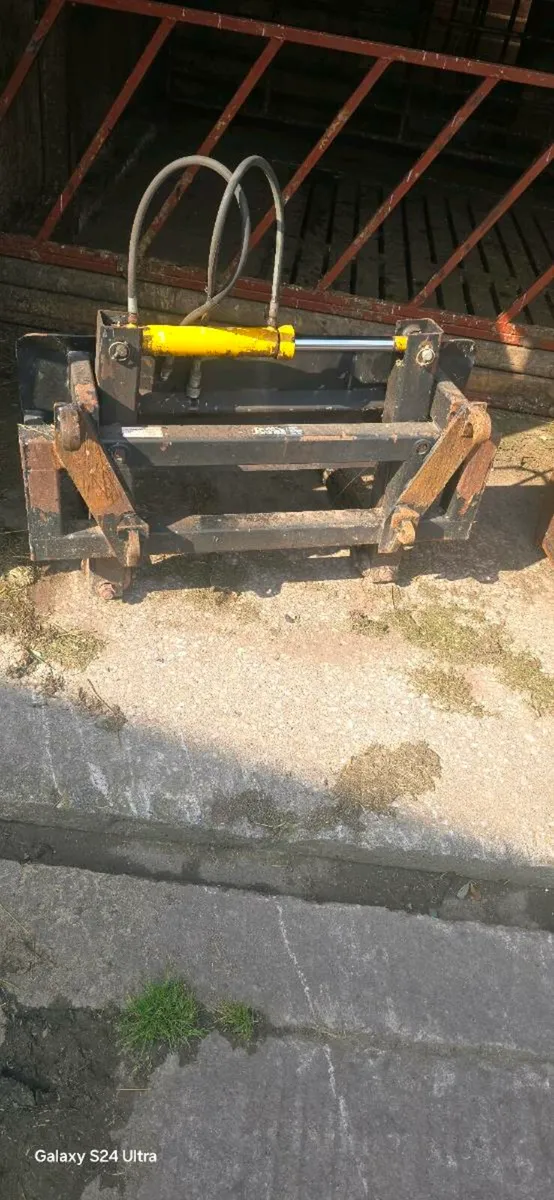 Bale stacker - Image 3
