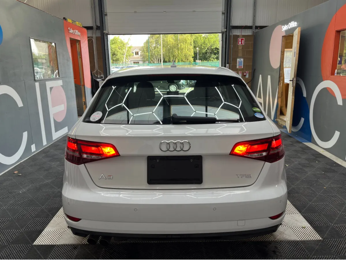 Audi A3 1.4 TFSI SPORTBACK / 32k KMs / REVERSE CAM - Image 4