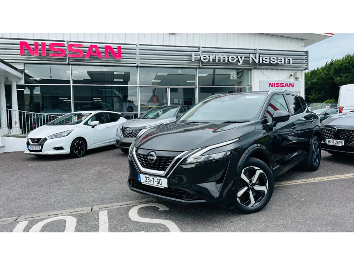 Nissan Qashqai AUTOMATIC EPOWER SV WITH GLASS ROOF - Image 1