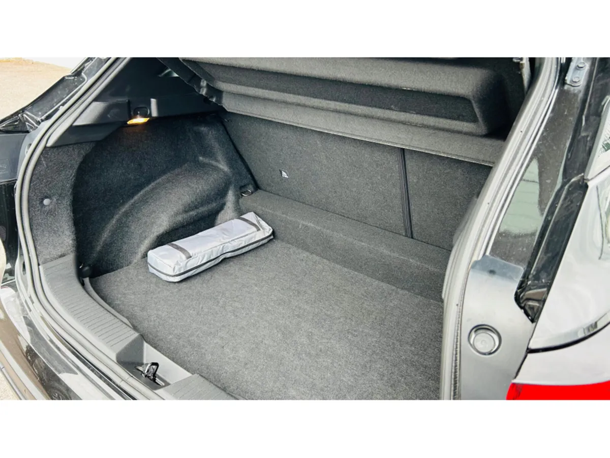 Nissan Qashqai AUTOMATIC EPOWER SV WITH GLASS ROOF - Image 4