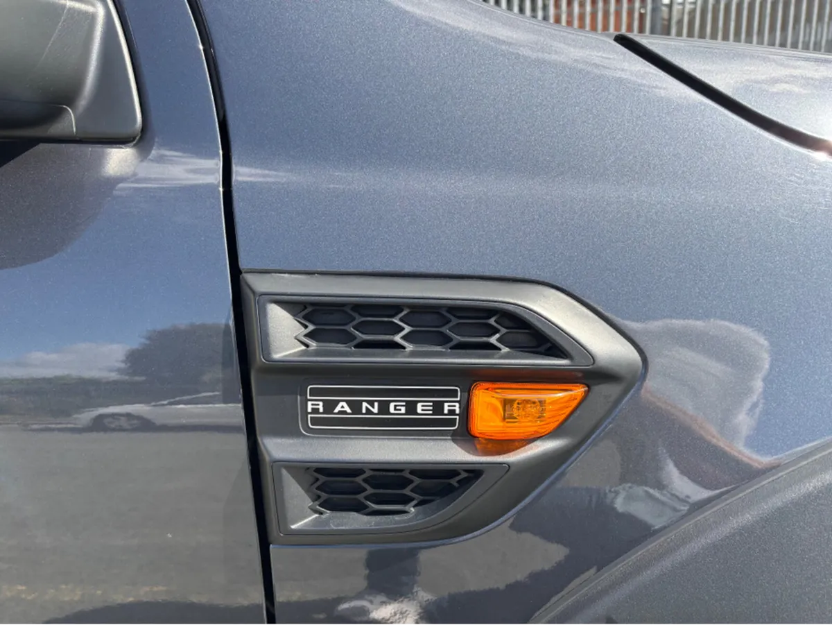 Ford Ranger D/CAB WOLFTRAK 2.0 TD 170 M6 4X4 - Image 3