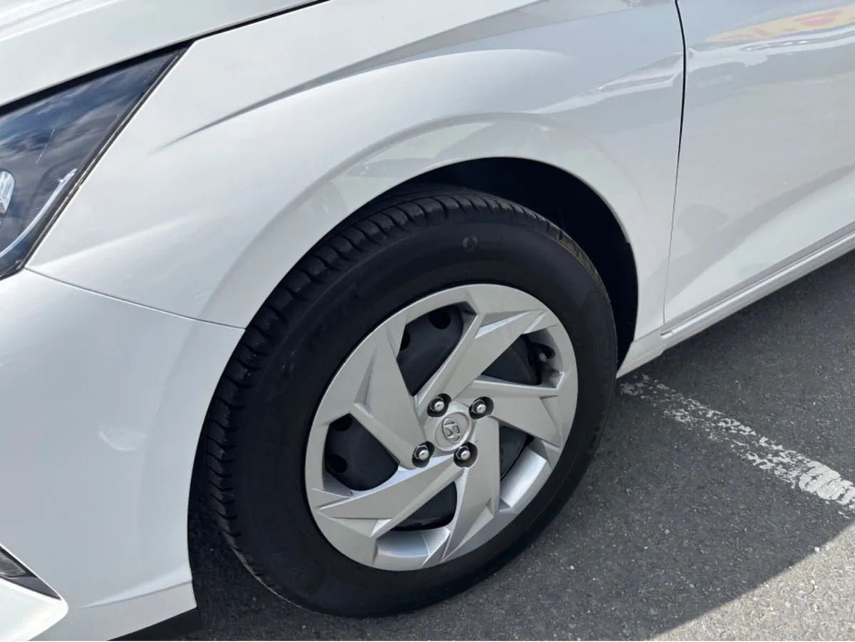 Hyundai i20 CLASSIC 5DR - Image 4