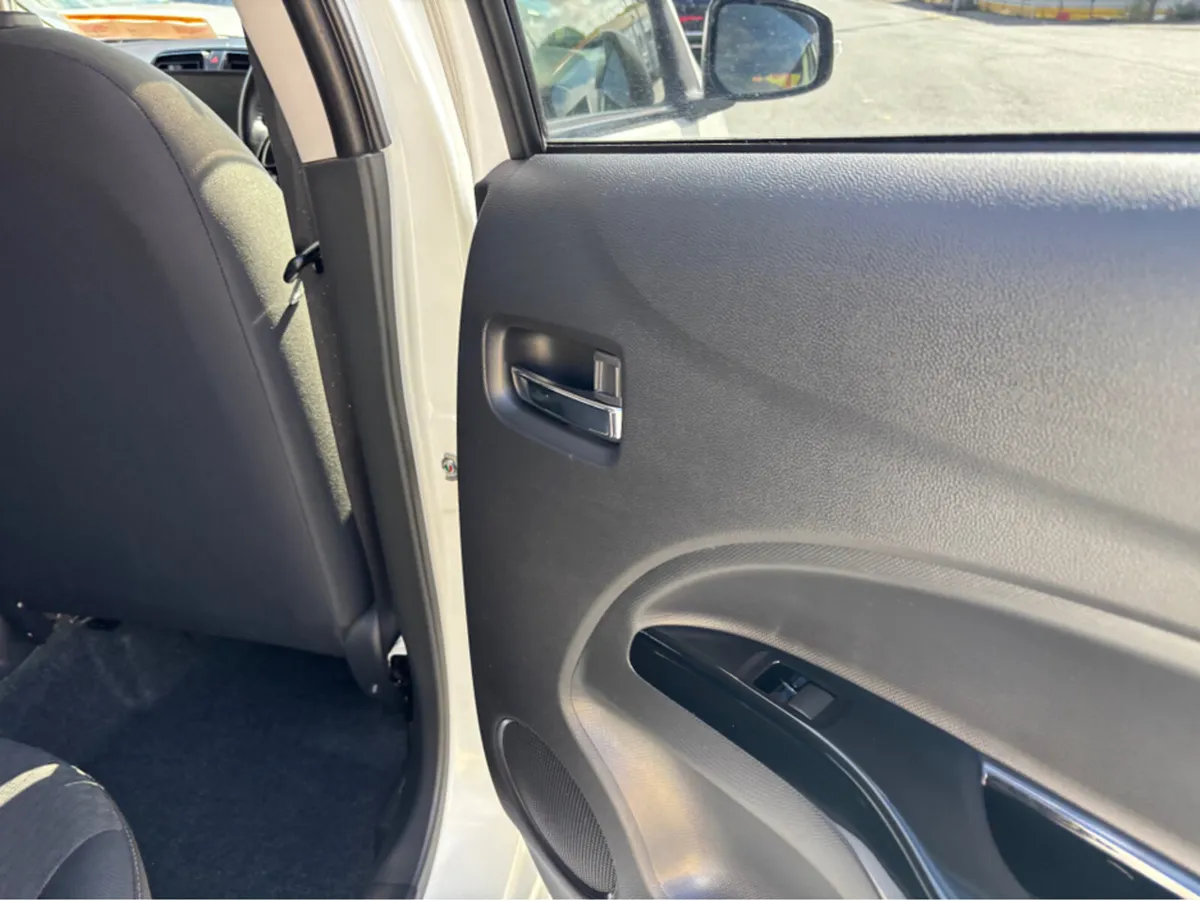Mitsubishi Mirage 5DR AUTO Push Start - Image 4