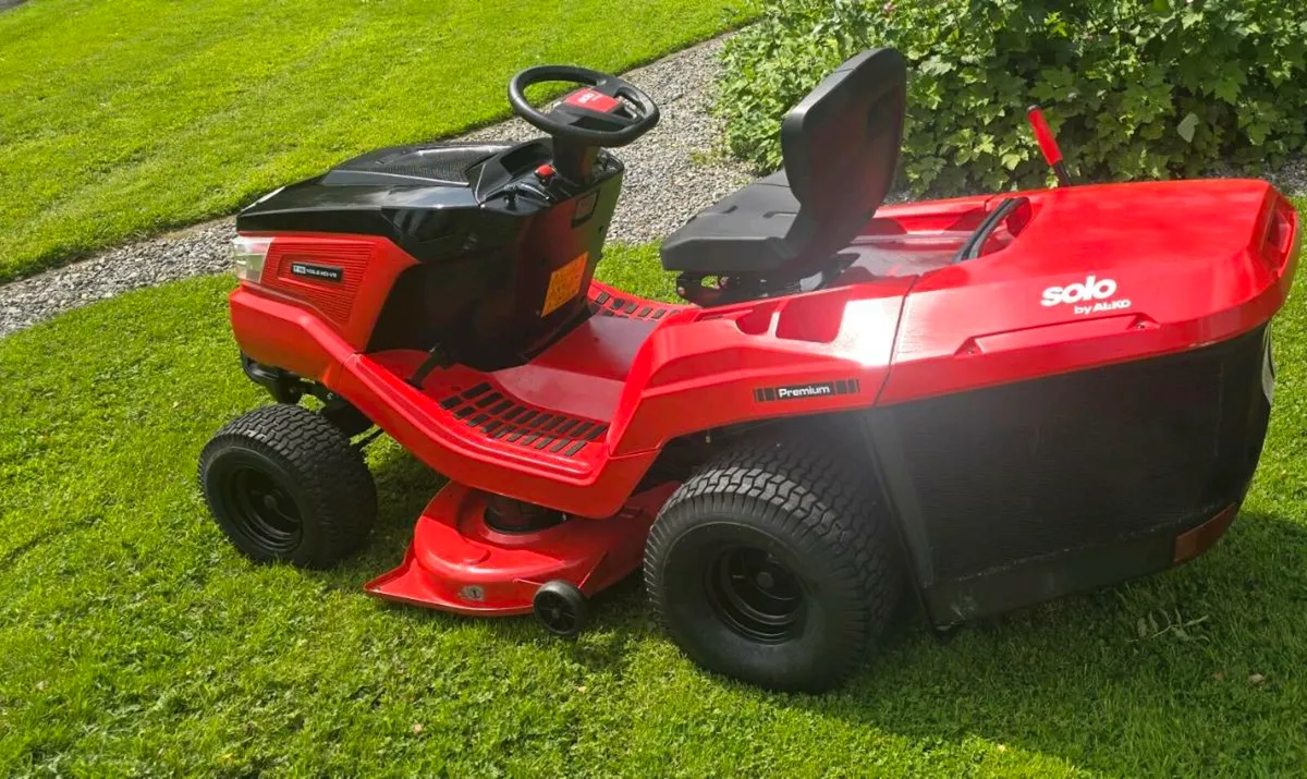 42" AS NEW TRACTOR MOWER - Image 3