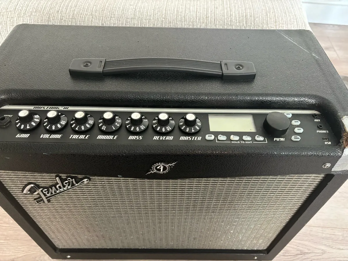 Guitar Amp Fender mustang III V2 - Image 3