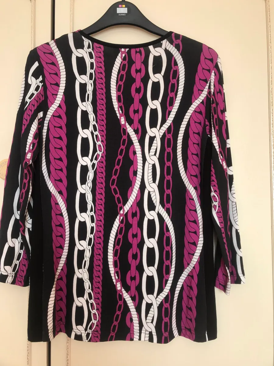 Brand New Habella Stretchy Top Size 10 . €8 - Image 3