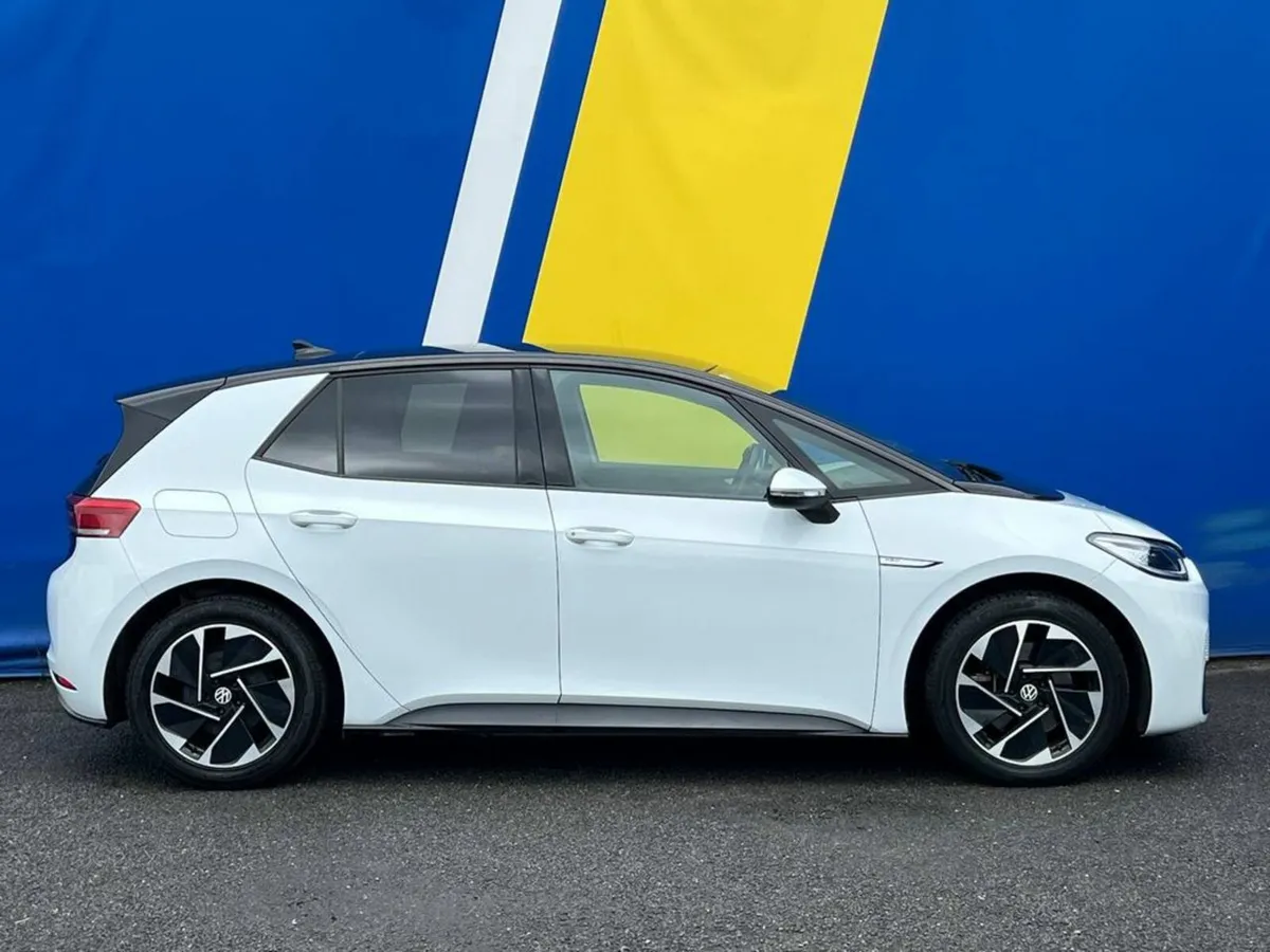 Volkswagen ID.3 PRO FAMILY 58KWH // PANORAMIC SUNR - Image 3