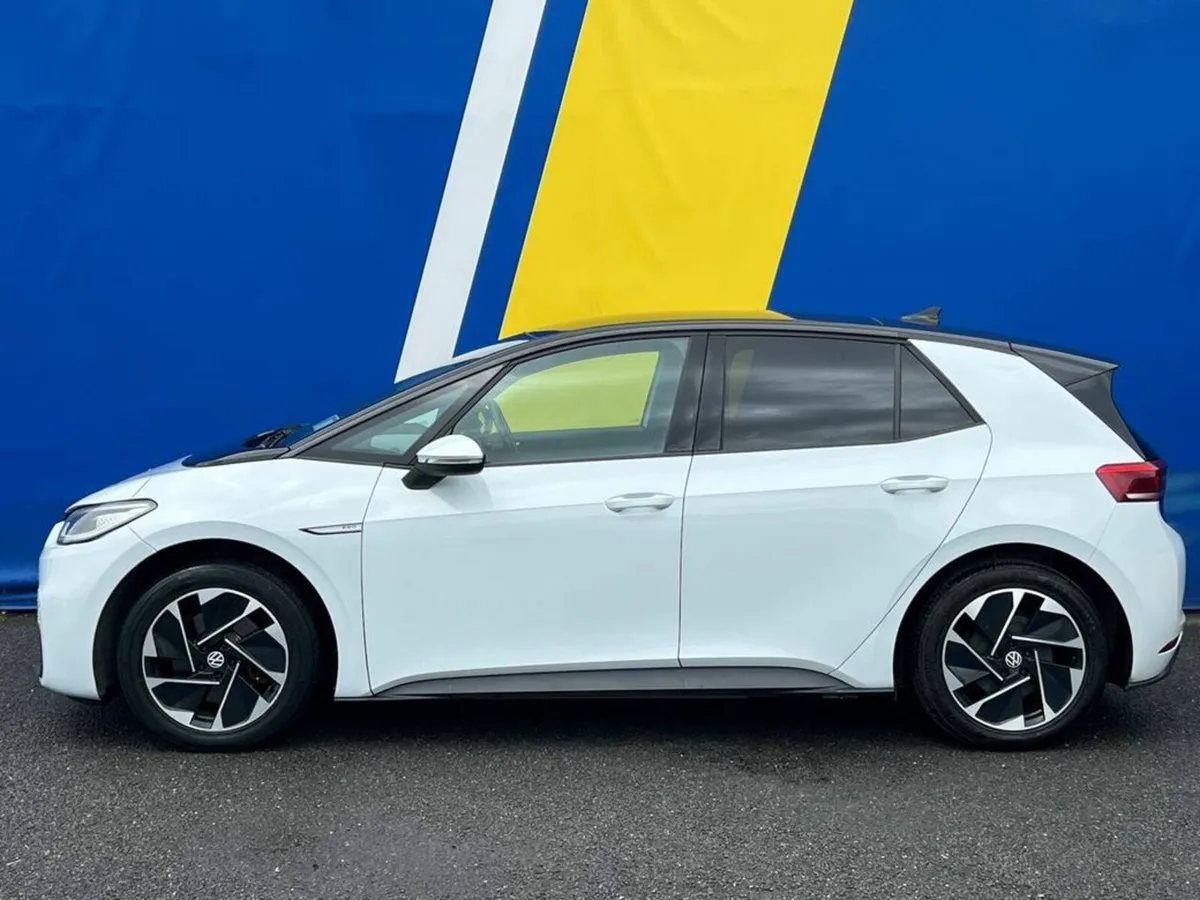 Volkswagen ID.3 PRO FAMILY 58KWH // PANORAMIC SUNR - Image 4