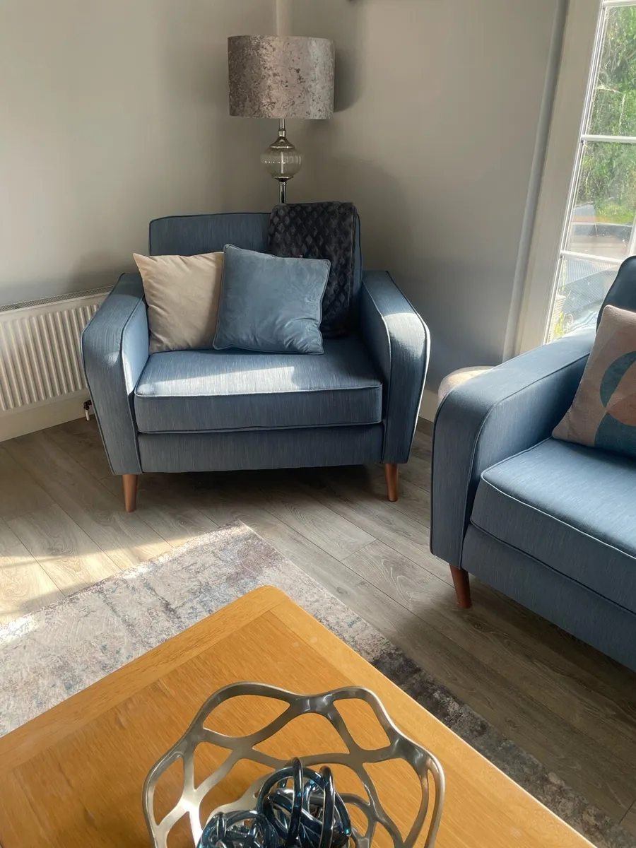 Couches - Image 2