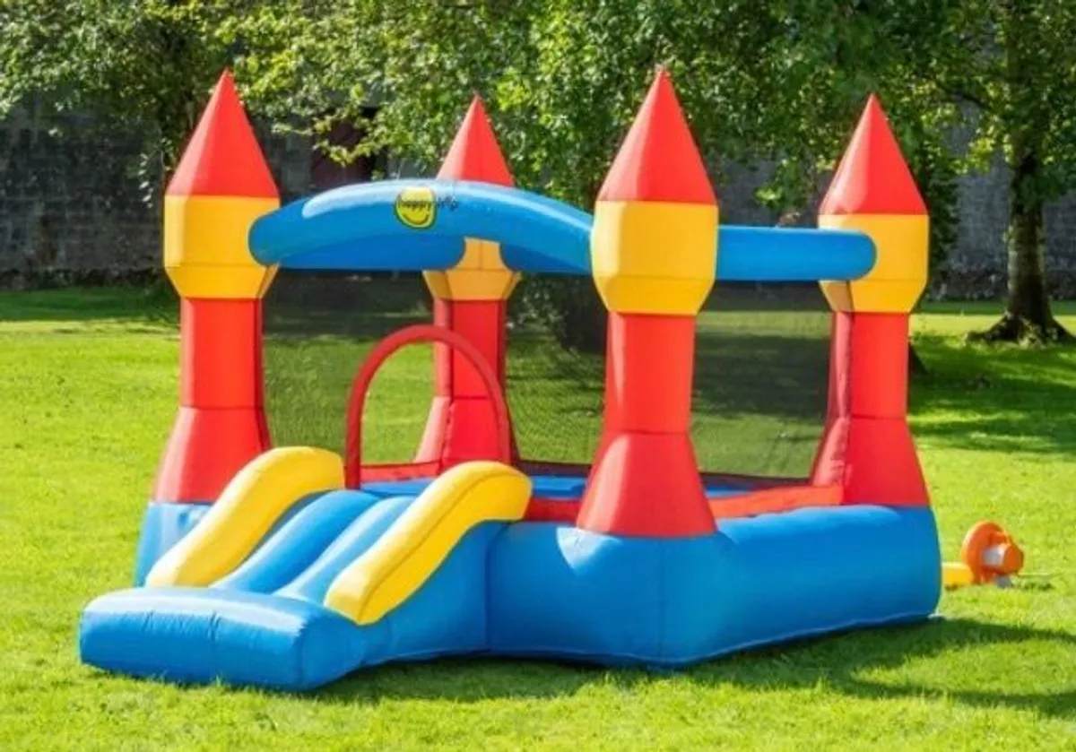 Bouncy castle - Image 3
