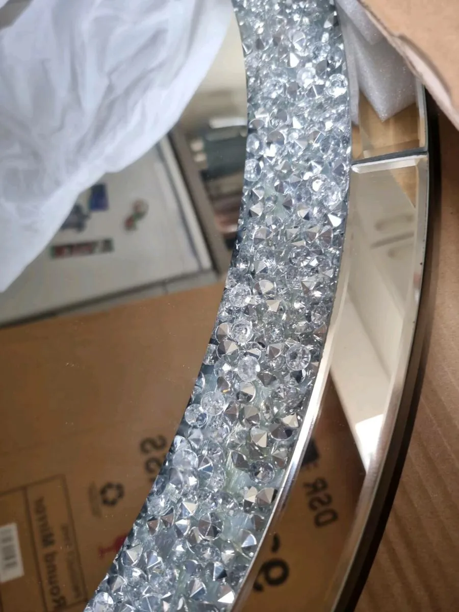 Luxury Round Mirror - Image 3
