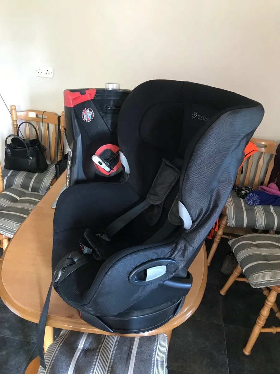 Maxi Cosi Seat - Image 1
