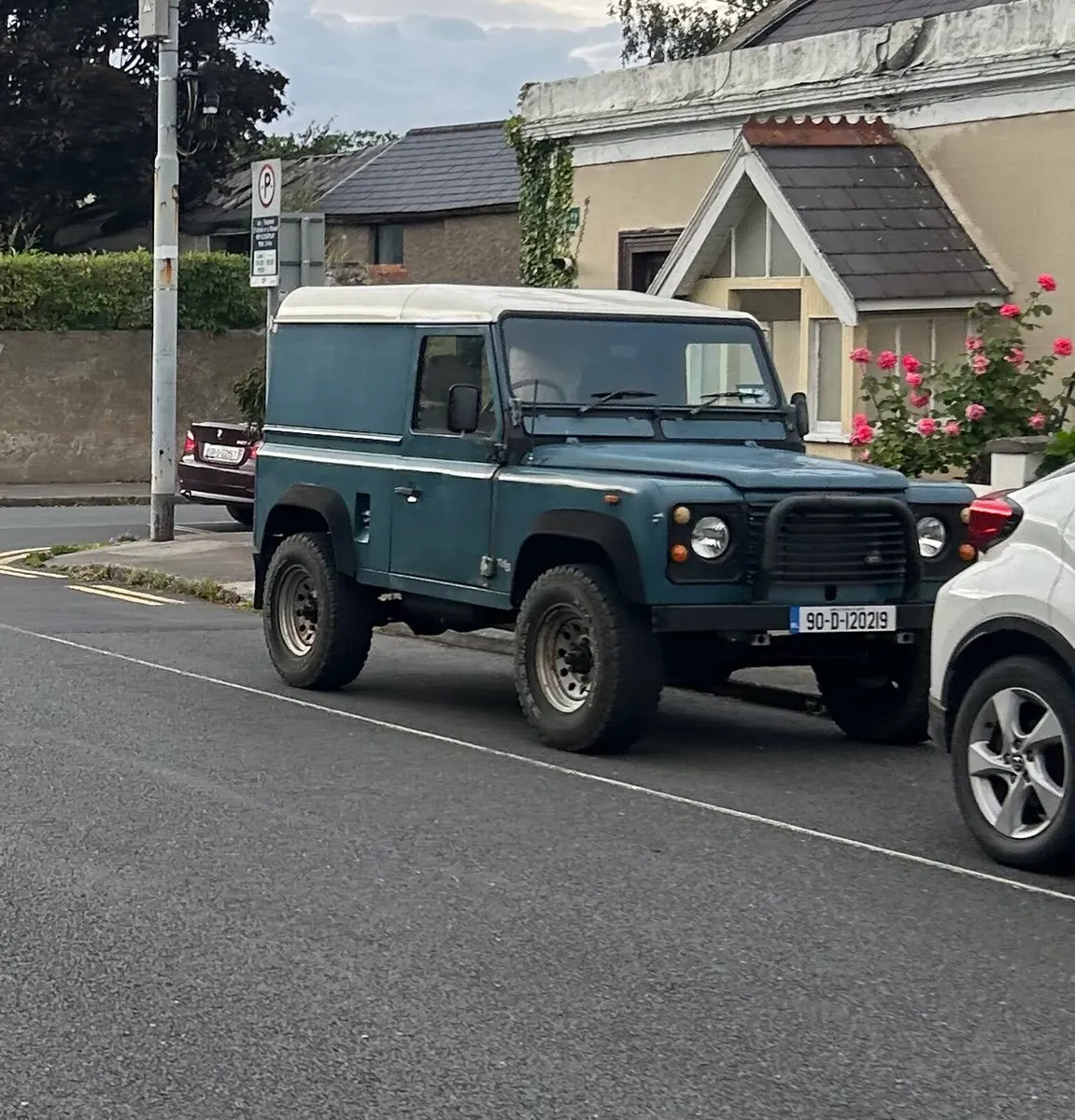 Landrover Defender 90 - Image 1