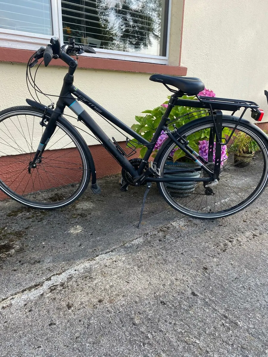 LADIES FORME BIKE FOR SALE - Image 1
