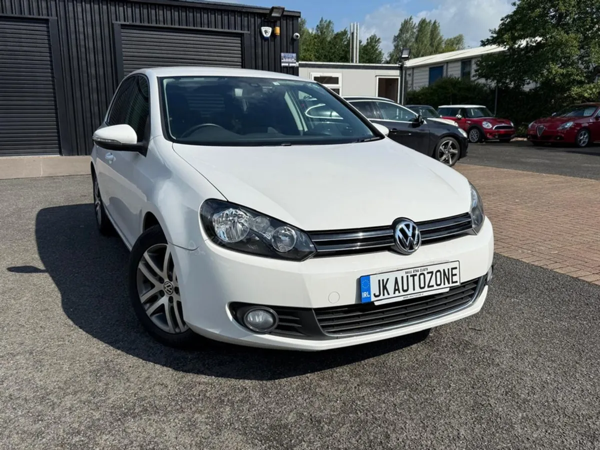 Volkswagen Golf 1.2 TSI Comfortline Auto - Image 1