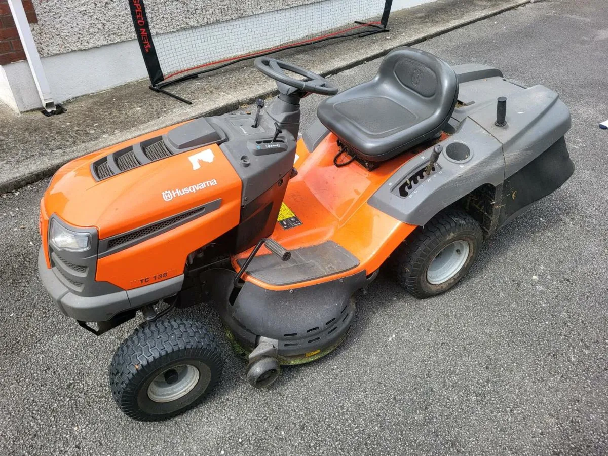 Ride on mower - Image 1