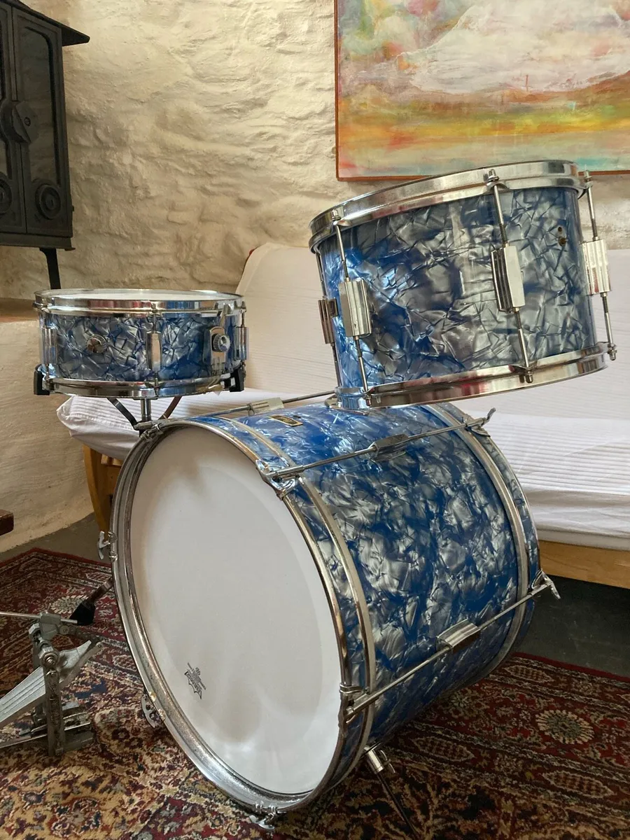 Pearl 70s Japanese drum set - Image 1