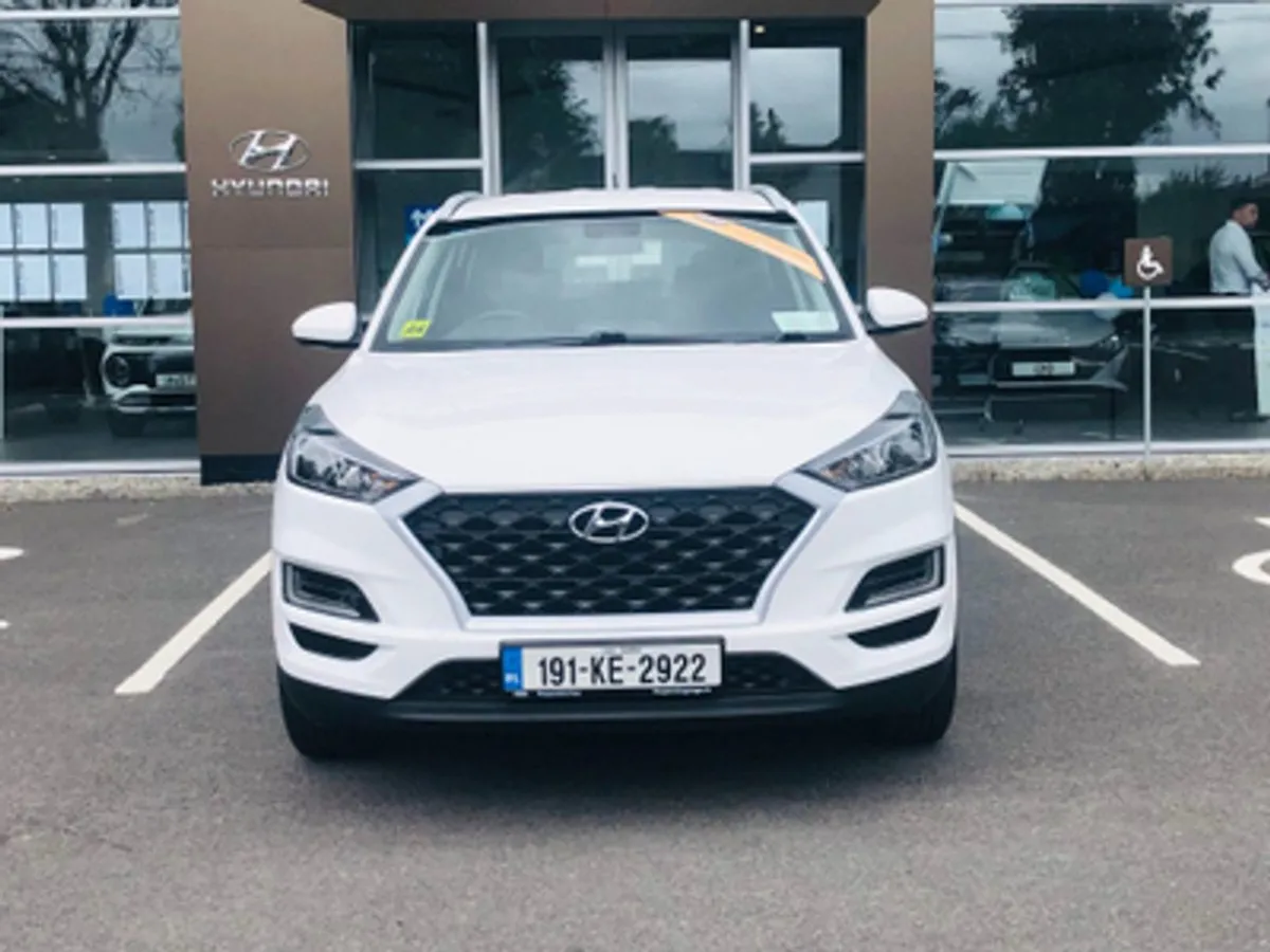 Hyundai Tucson Comfort 1.6 Petrol - Image 2