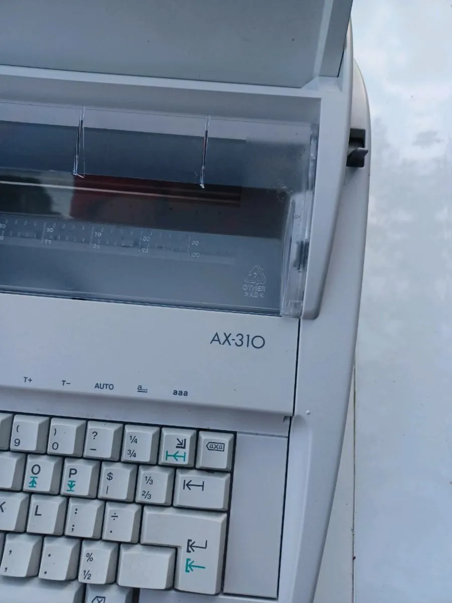 Brother typewriter. - Image 3