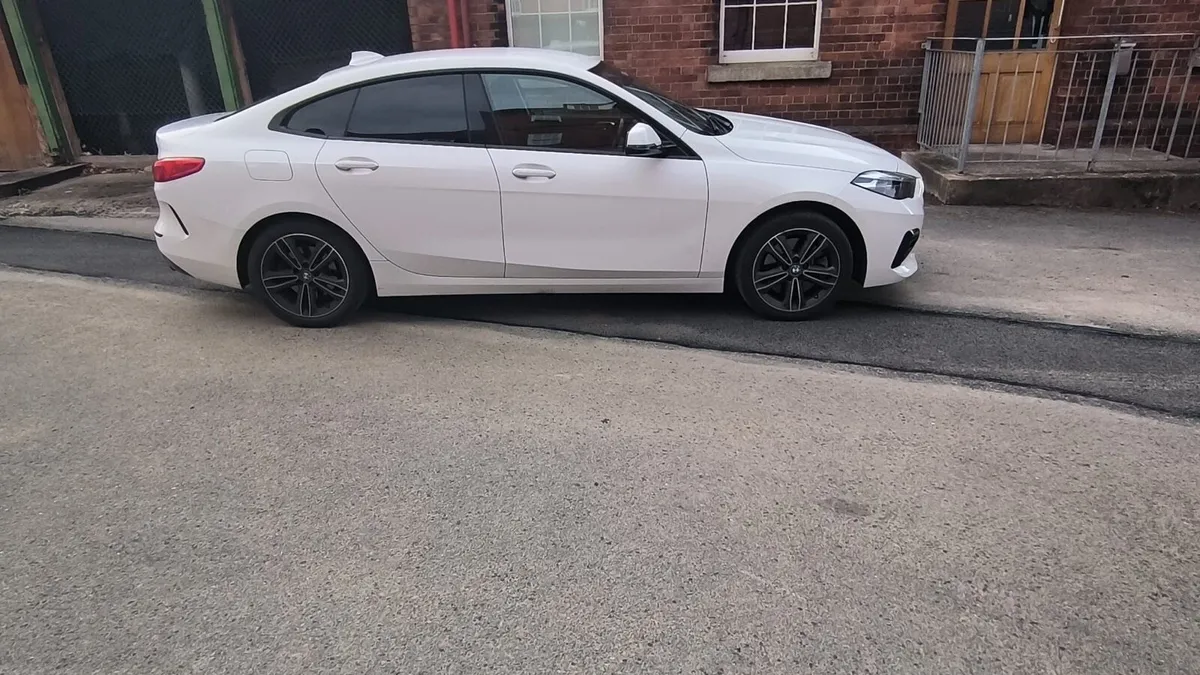 BMW 220 - Image 3