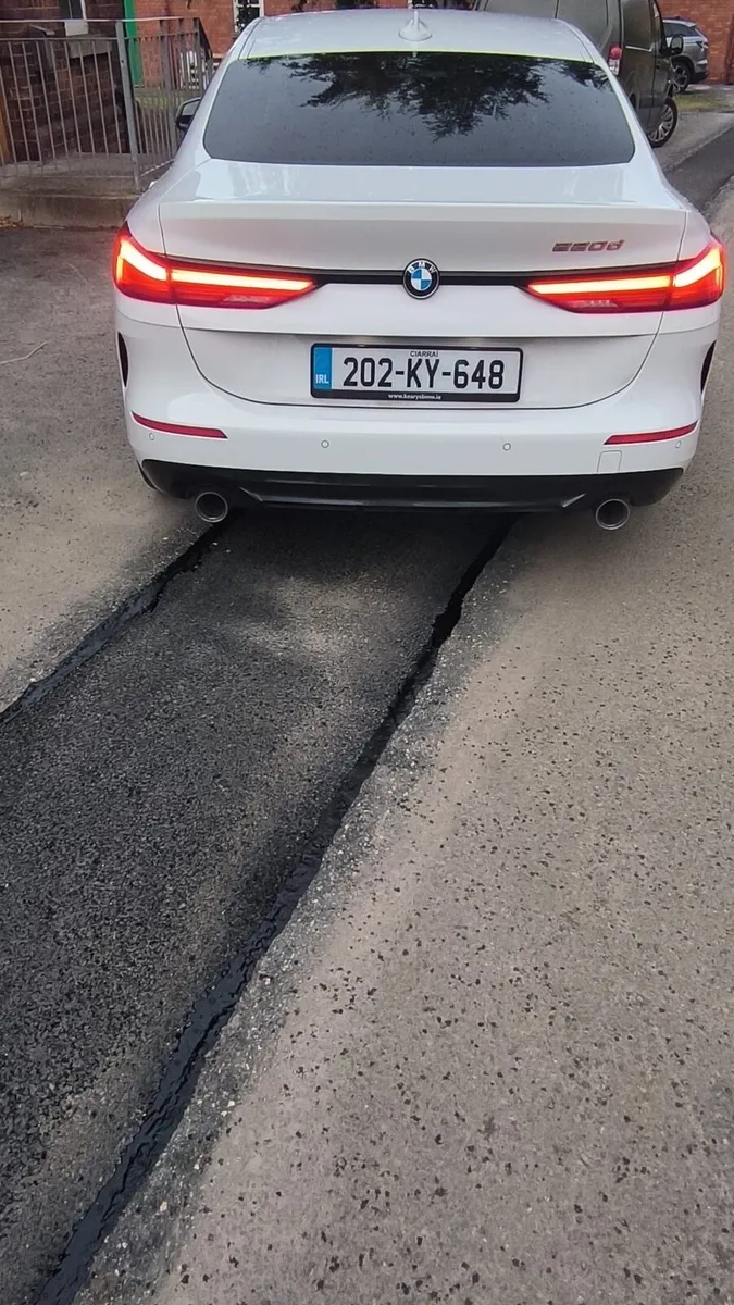 BMW 220 - Image 4