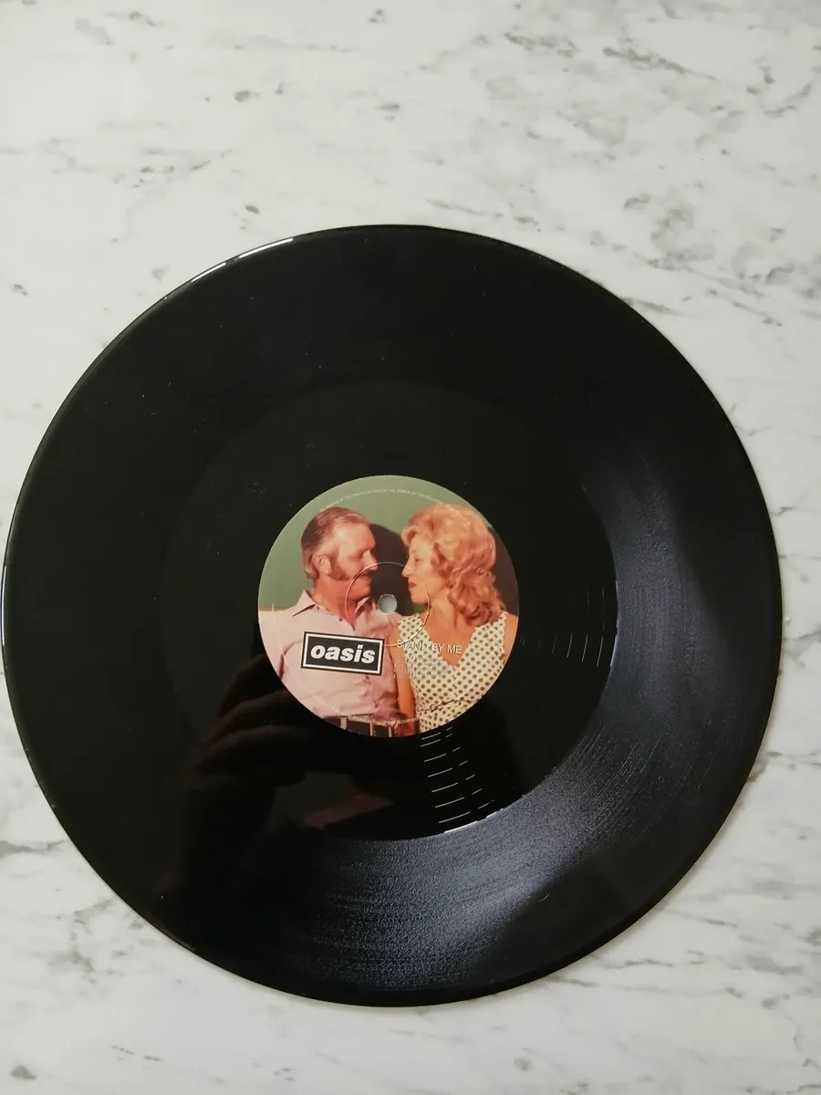 Oasis 12 inch vinyl single - Image 3
