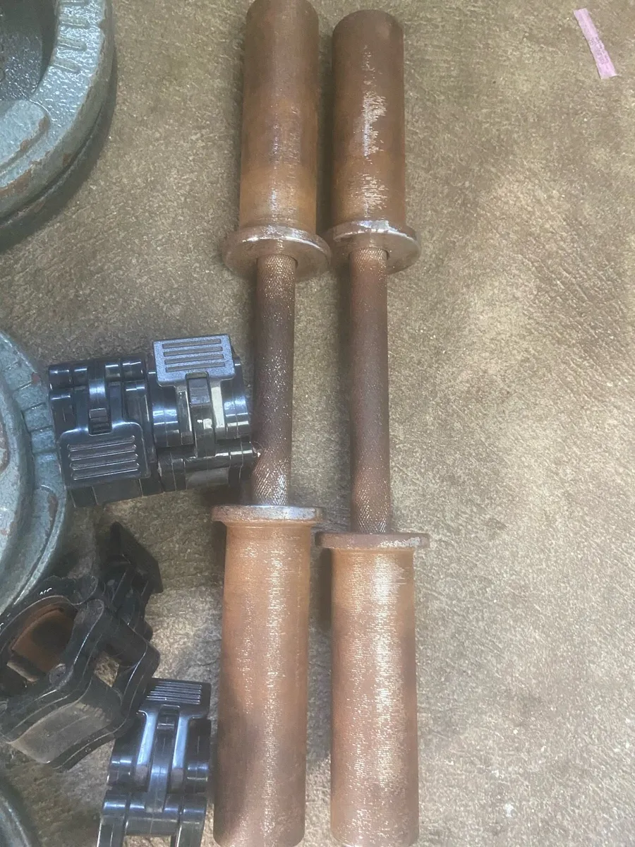 Olympic weight plates and adjustable bench - Image 4