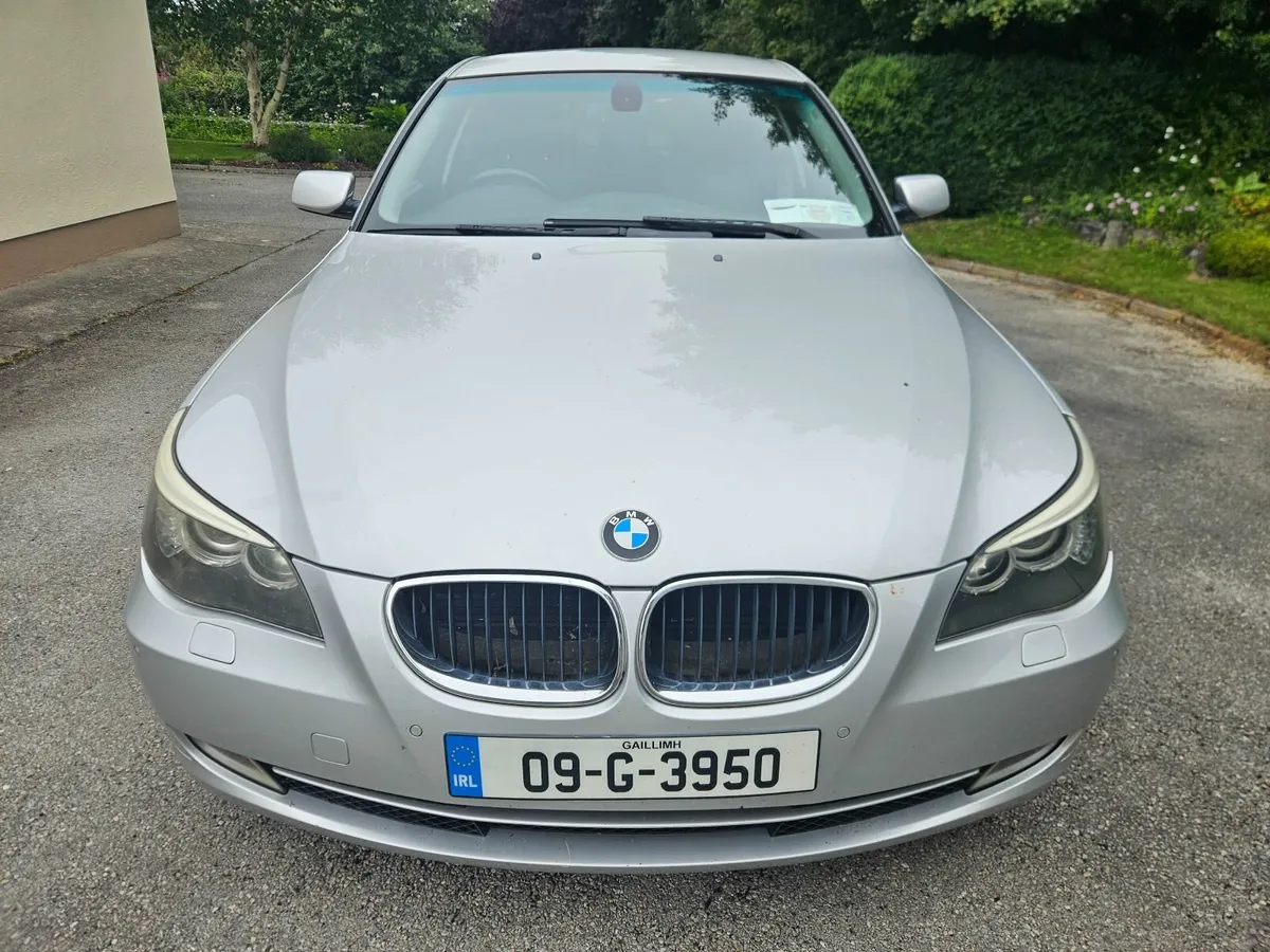 BMW 5-Series 2009 - Image 4