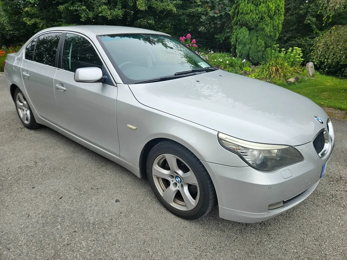 BMW 5-Series 2009 - Image 3