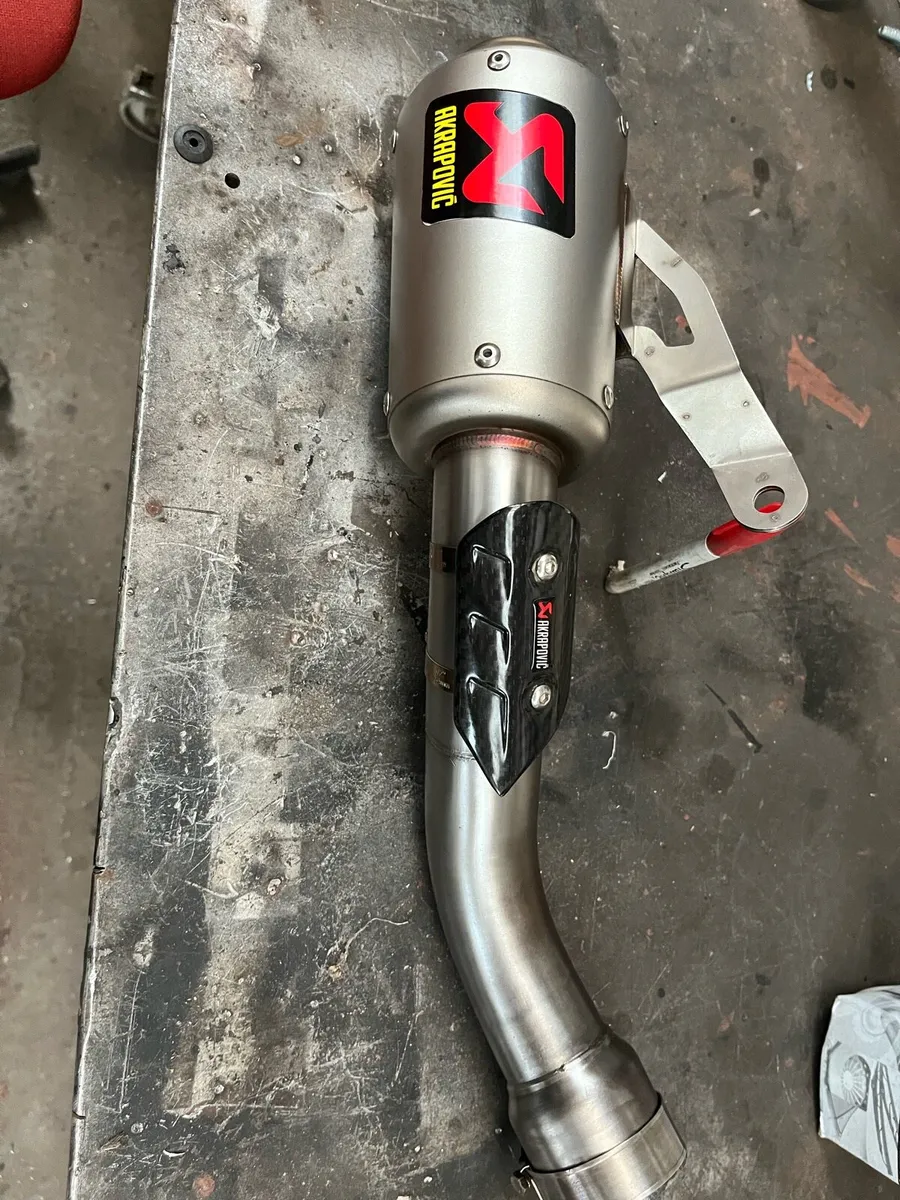 Honda Fireblade sc77 akrapovic titanium exhaust - Image 2