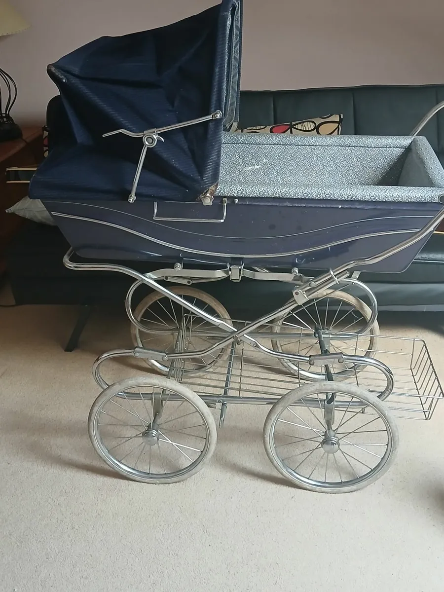 Pram - Image 1