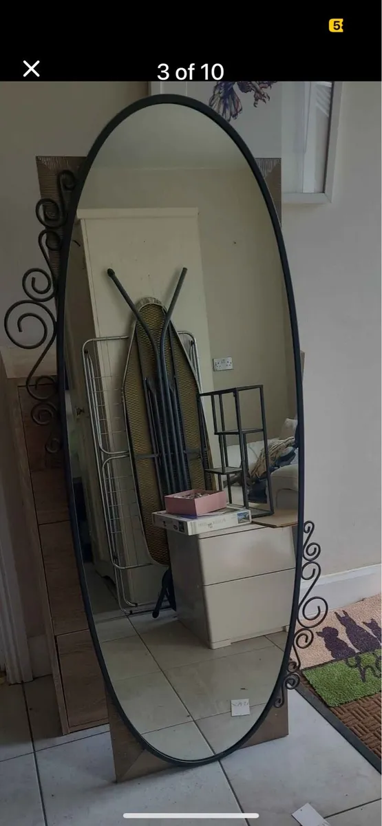 1 bedside table 2 mirrors 1 shoe holder message - Image 4