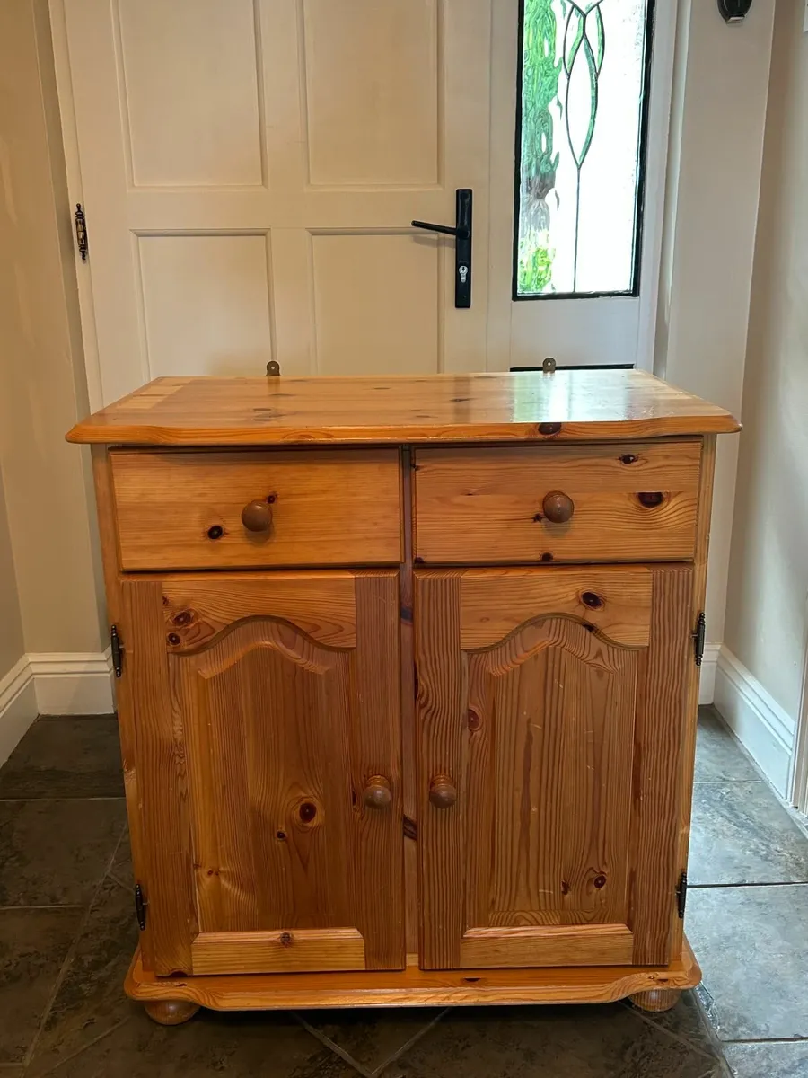 Quality Solid Pine Kitchen Dresser - Image 3