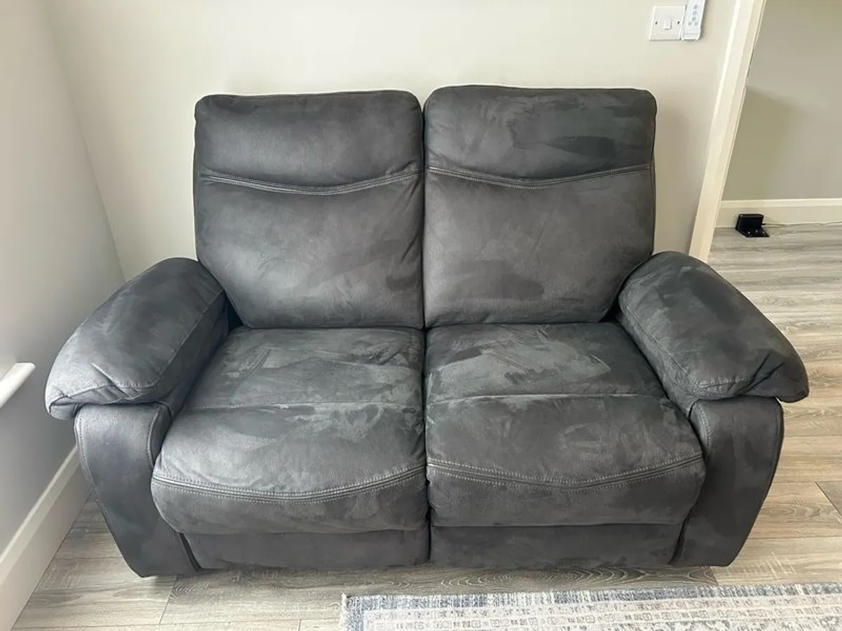 2 seater recliner - Image 1