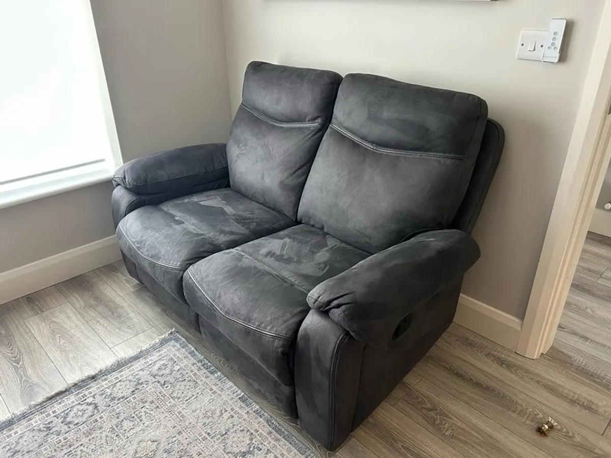 2 seater recliner - Image 2