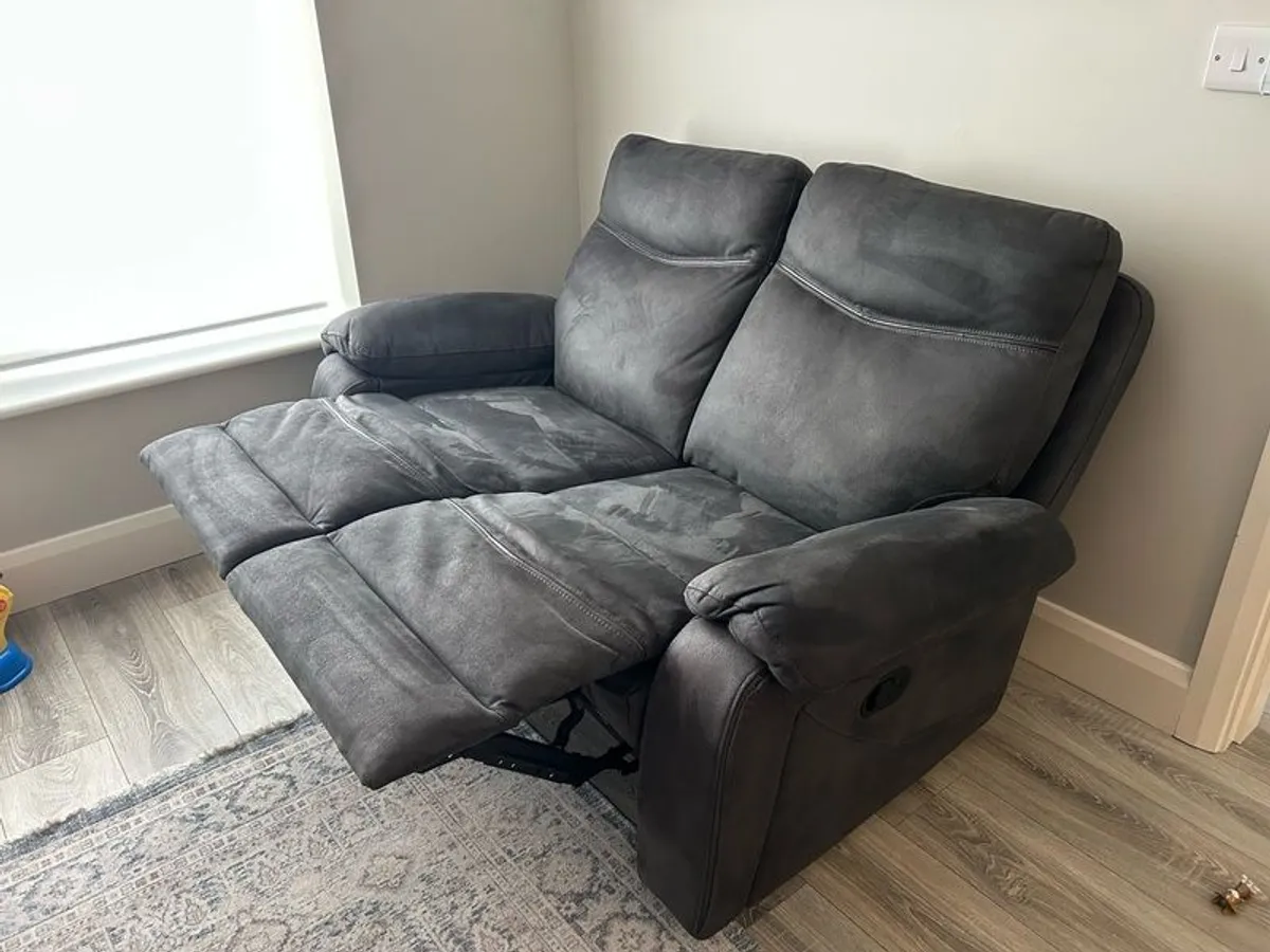 2 seater recliner - Image 3