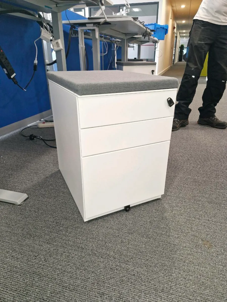 Locker pedestal - Image 2