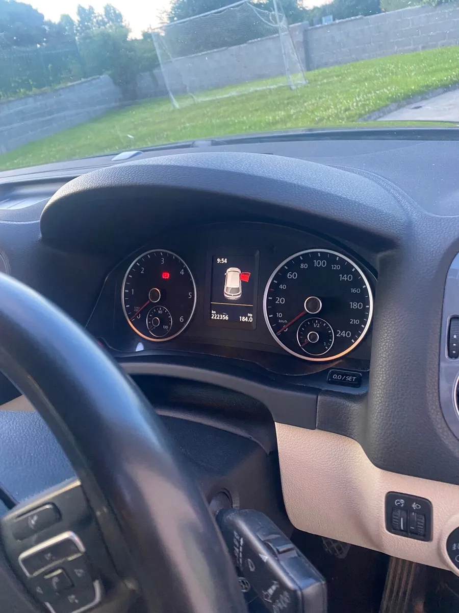 VW Tiguan Sport 2.0 TDI 110HP M6F - Image 4