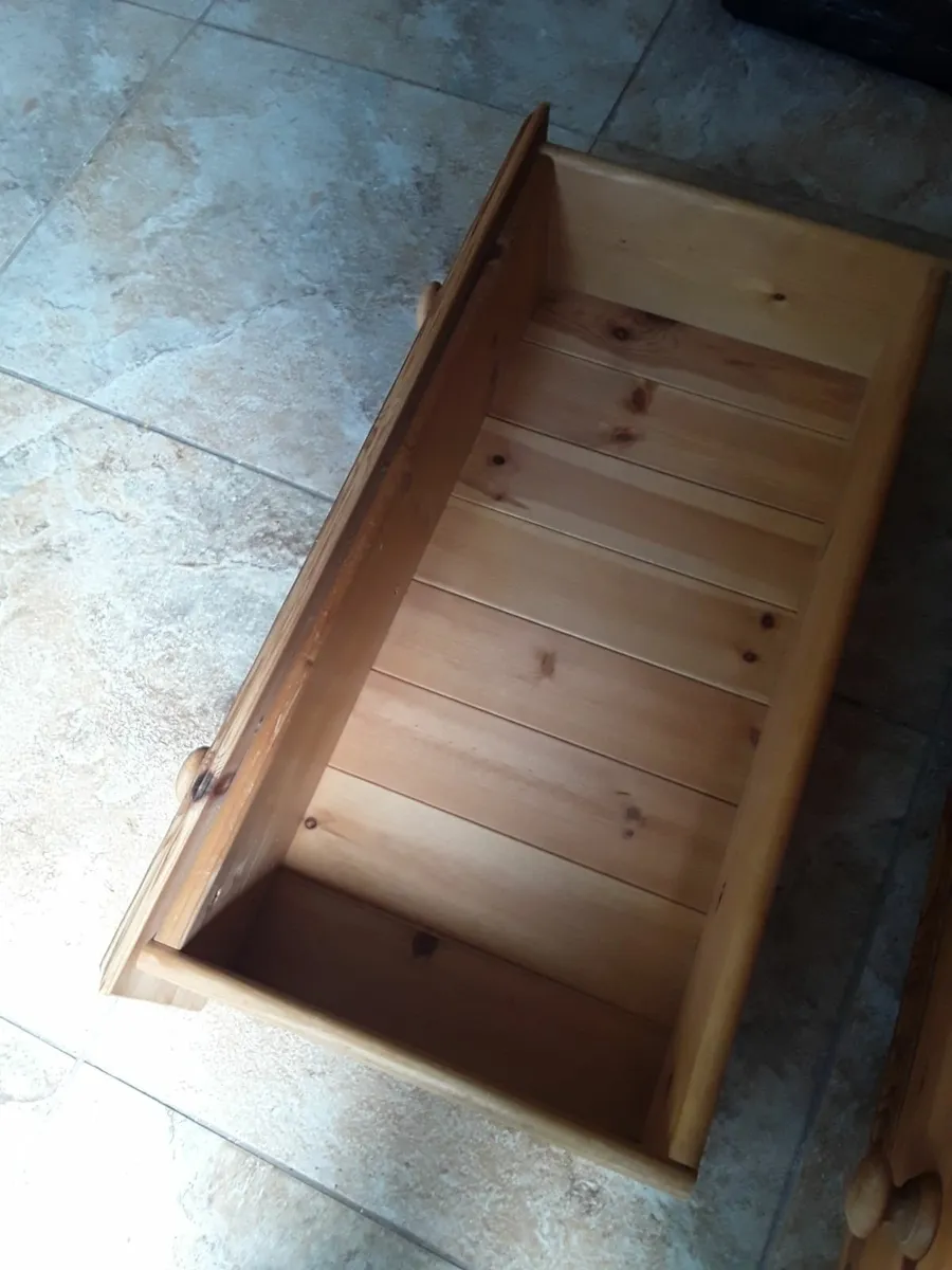 Large solid pine chest drawers - Image 3