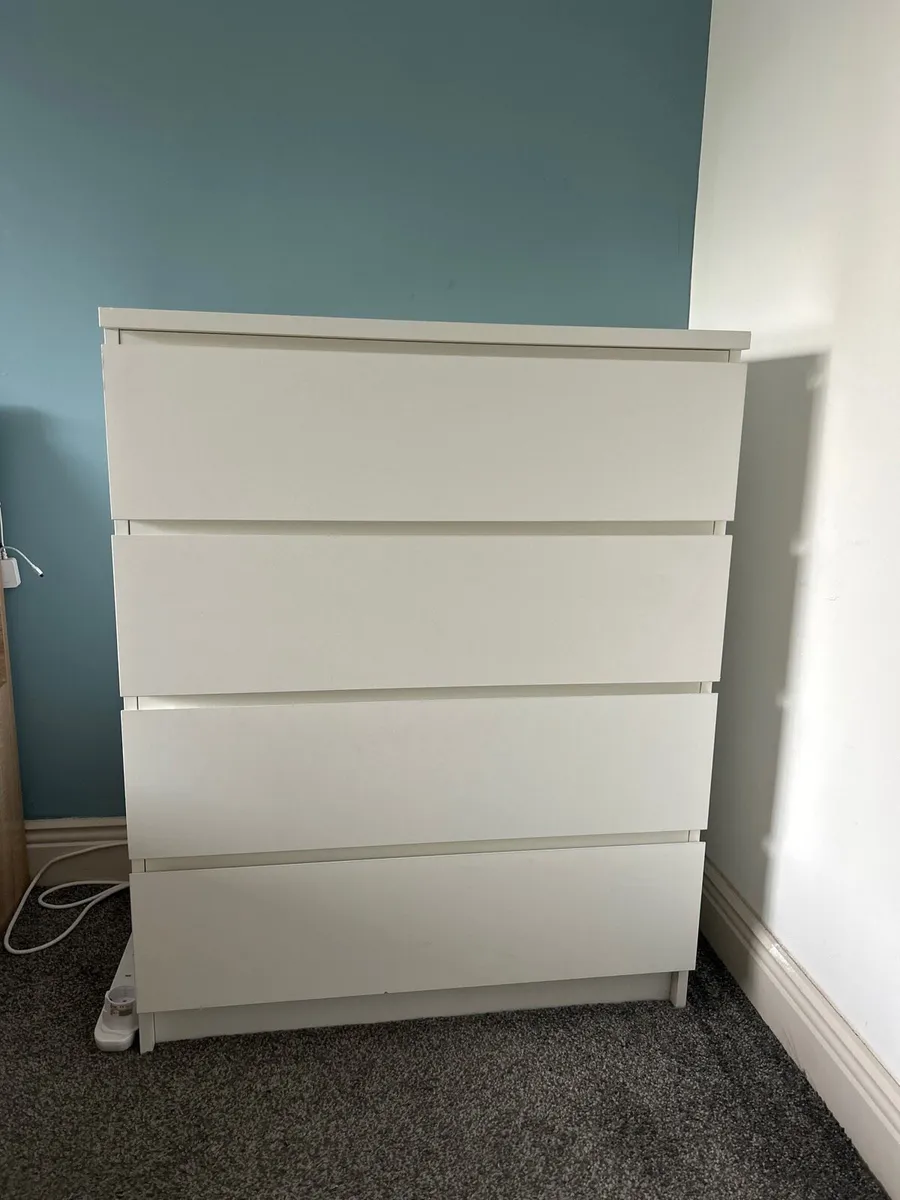 Chest of drawers - Image 1