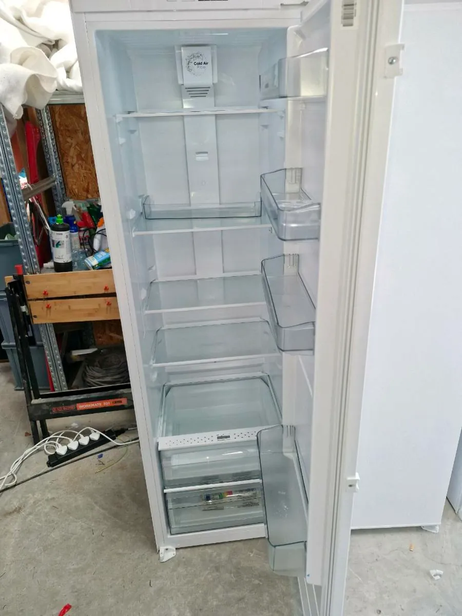 Integrated Larder fridge - Image 3