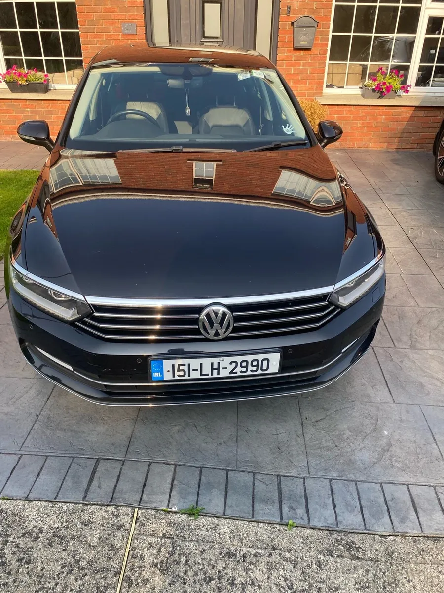 Volkswagen Passat - Image 1