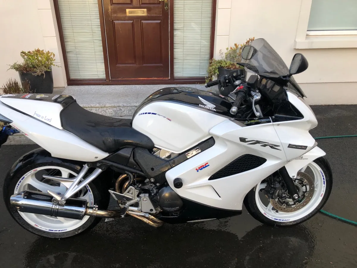 Honda VFR 2011 - Image 1