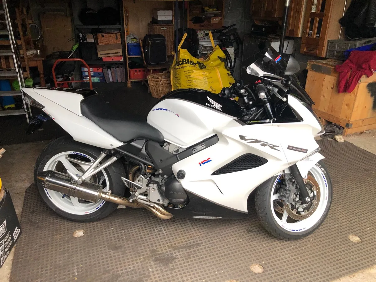 Honda VFR 2011 - Image 2