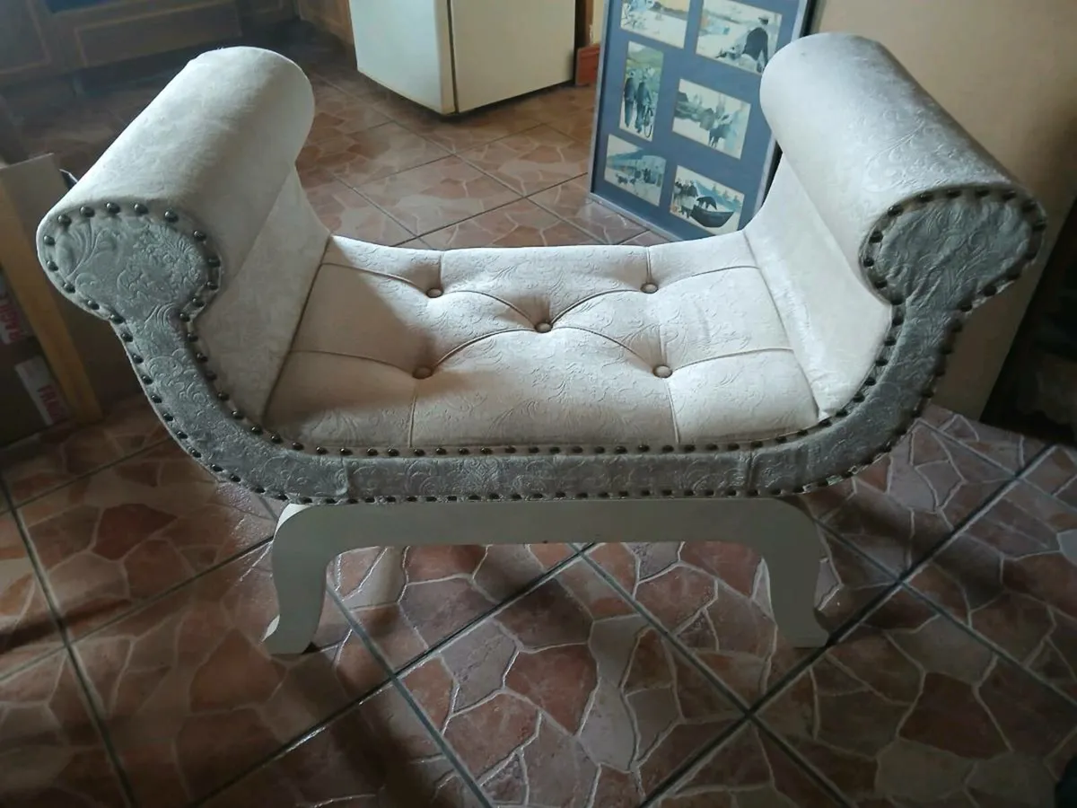 Seats - Image 2